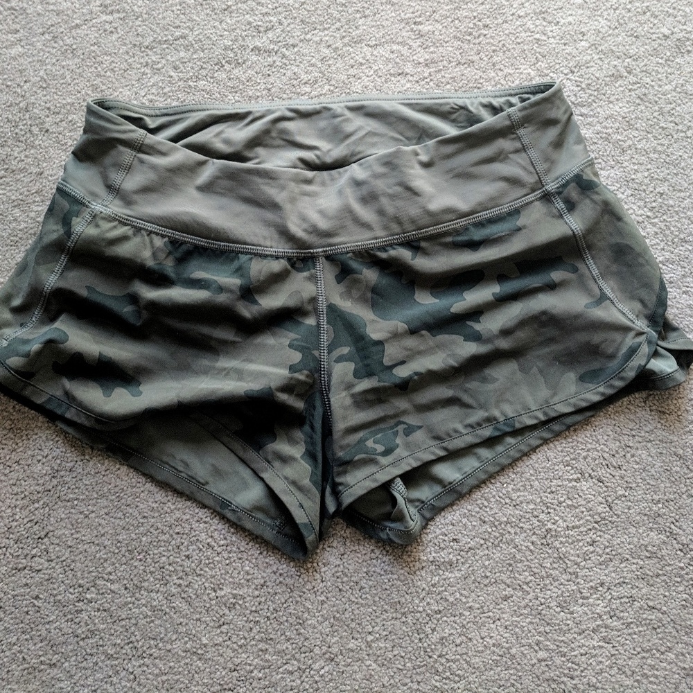 Lululemon camo speed shorts 6